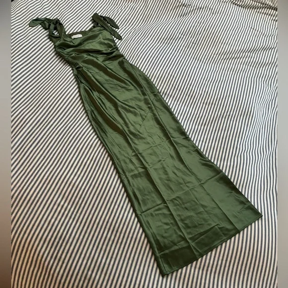 Petal & Pup Olive One-Shoulder Satin Evening Dress - Picture 9 of 16